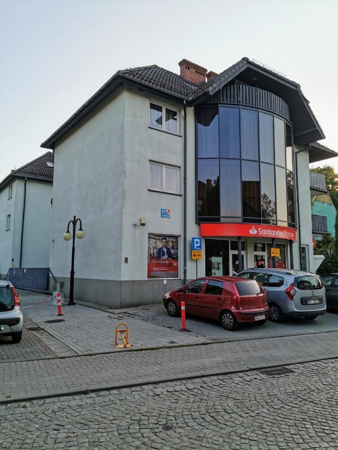 Uroczy Apartament Przy Deptaku Z Parkingiem. Polanica-Zdrój Exterior foto